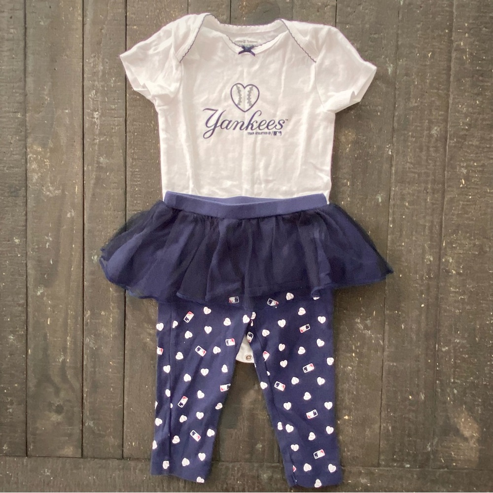 MLB Genuine Merchandise Yankees Onesie & Tutu Leggings Set – 9 Months